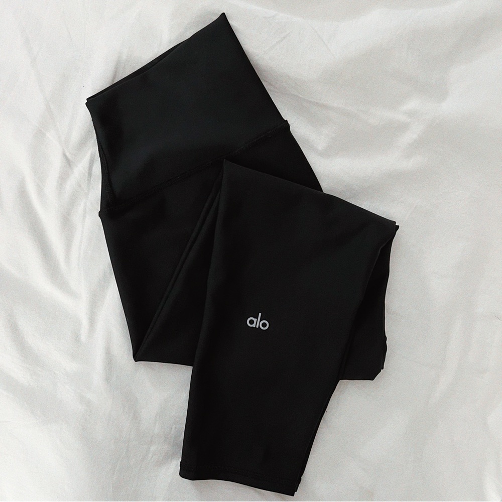 ALO YOGA High-Waist Airlift Capri Legging